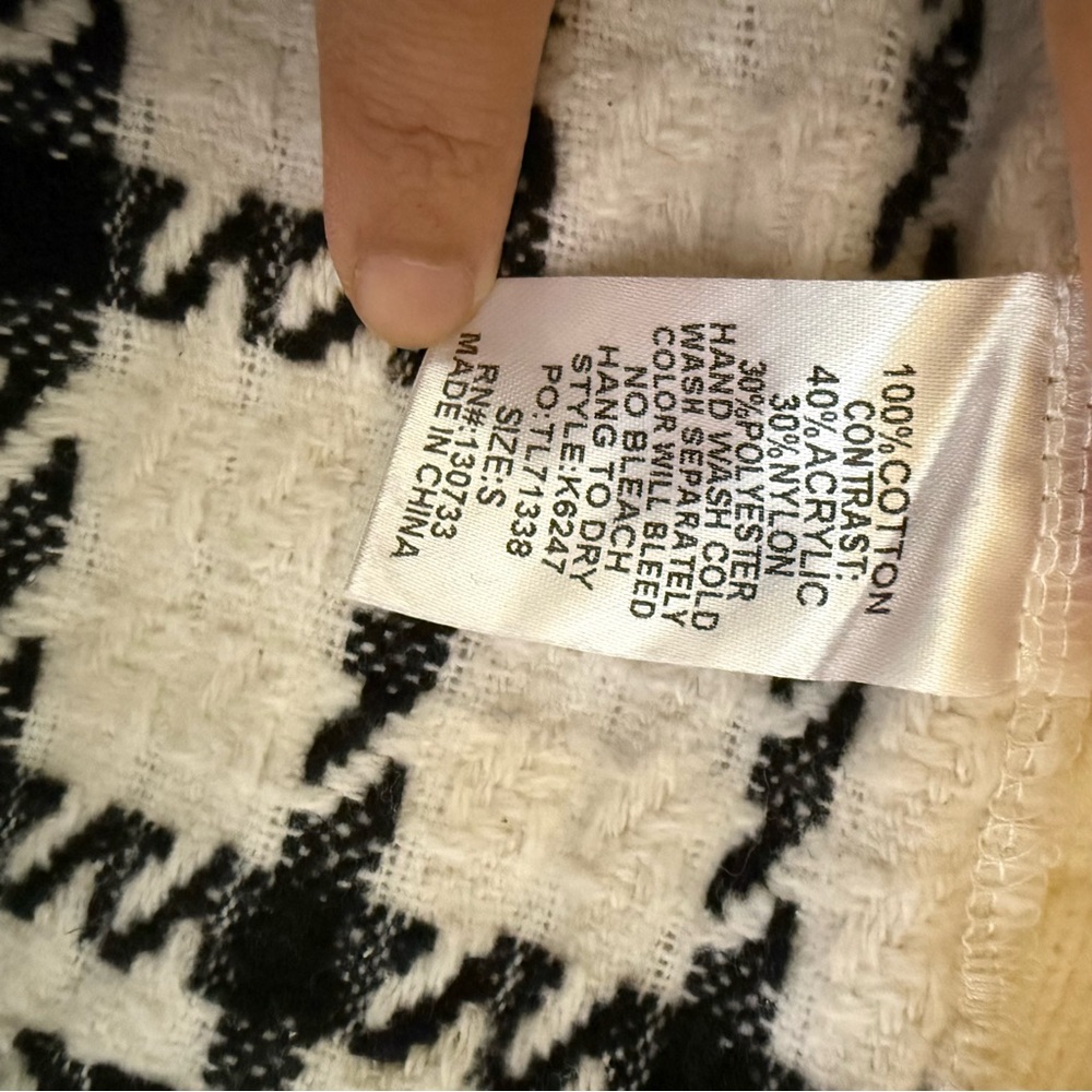 NWT Umgee Cream and Black Oversized Cardigan - Size Small - Picture 10 of 12